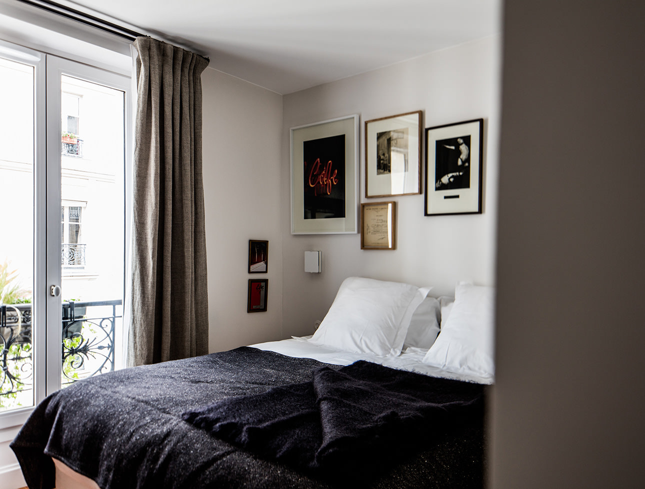le-pigalle-hotel-room-with-view