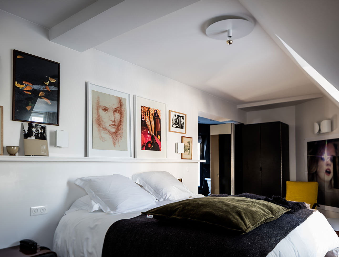 spacious-suite-le-pigalle-hotel-parisian-art-program