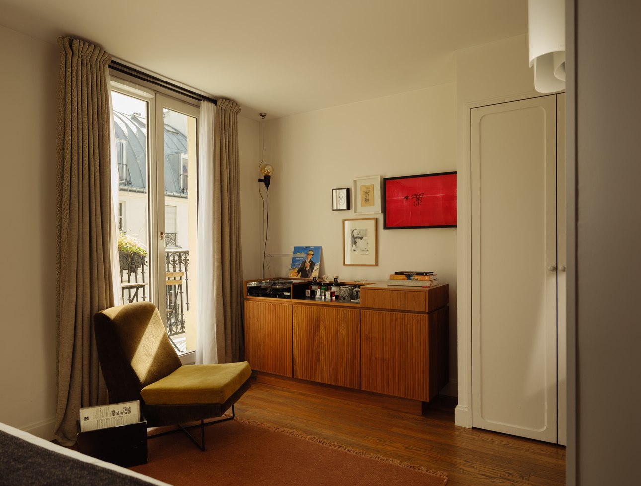 minibar-room-paris-pigalle-hotel