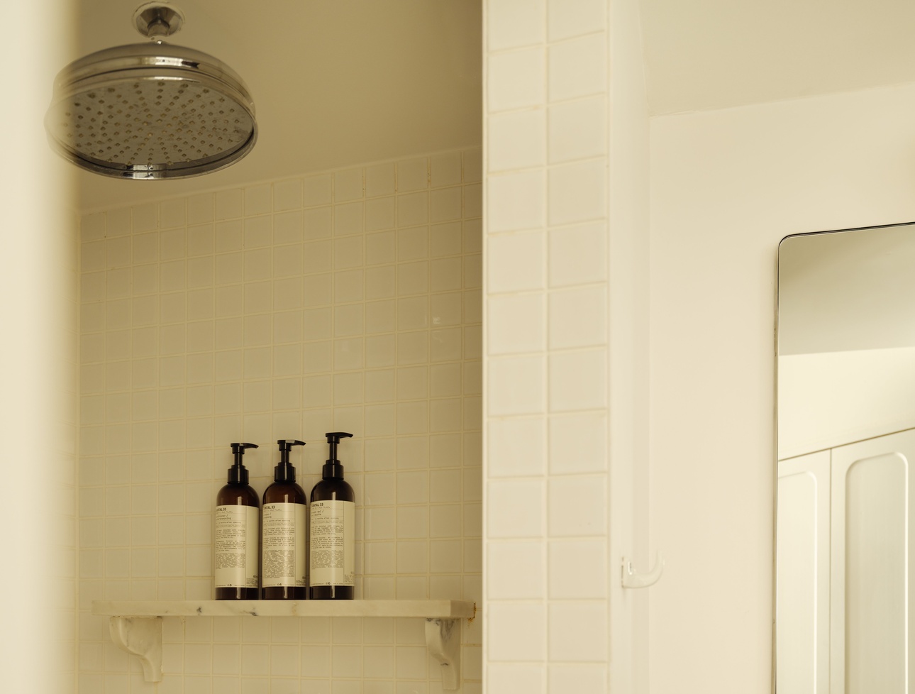 le-pigalle-hotel-room-bathroom-1