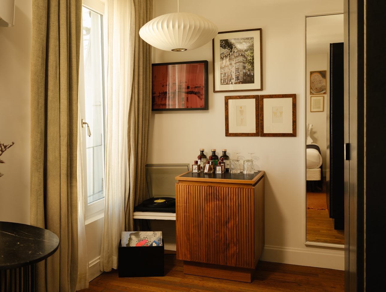 hotel-le-pigalle-paris-double-room-minibar
