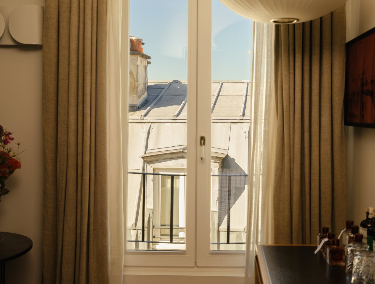 le-pigalle-hotel-room-view-2
