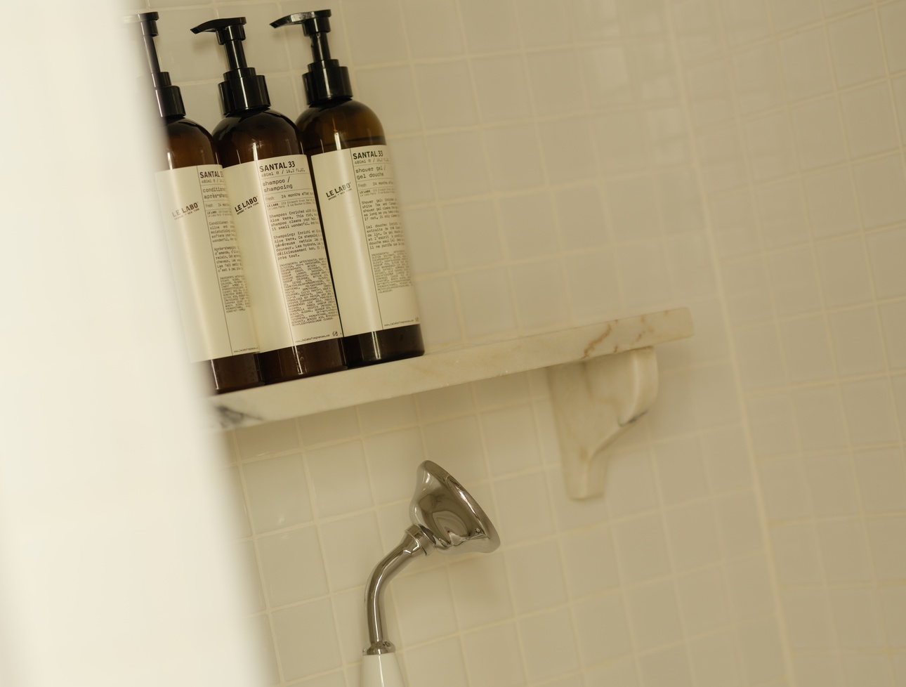 le-pigalle-hotel-room-bathroom-2